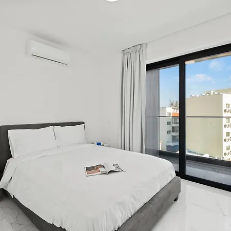 Maestro Apartment *